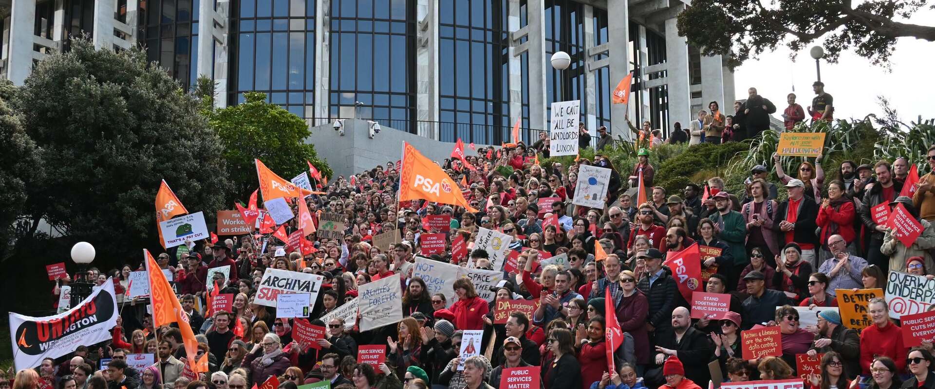 10,000 Public Service Workers go on Strike in New Zealand