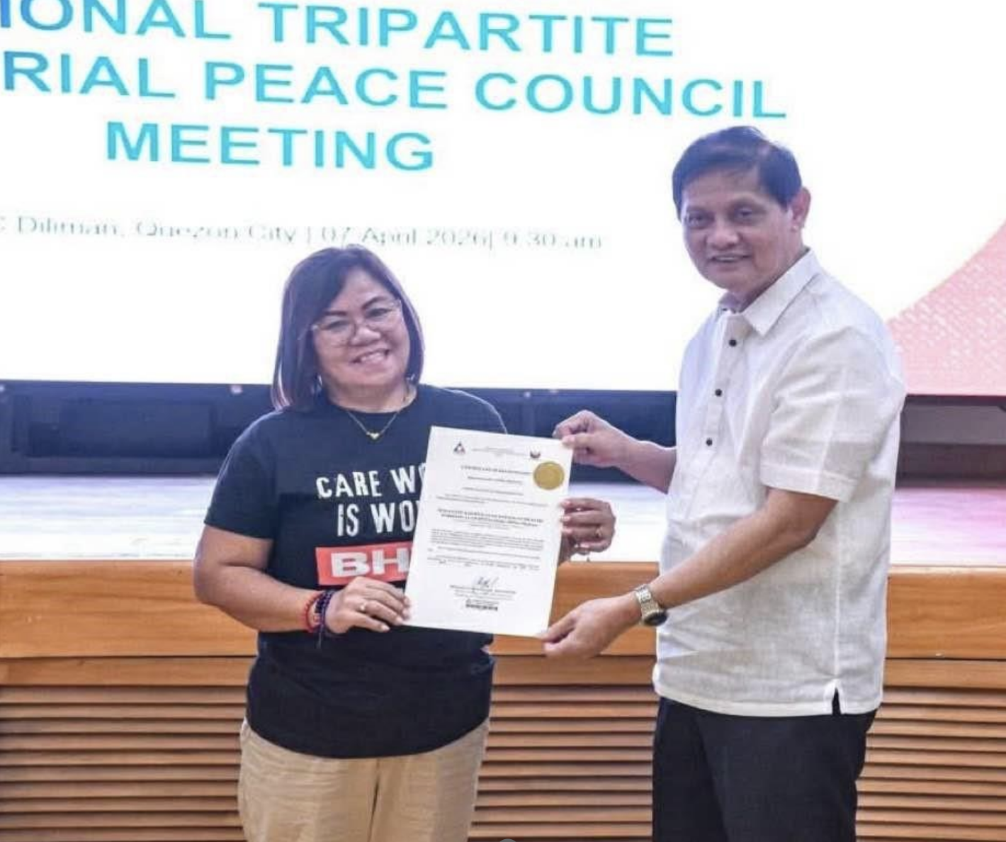 Medina Manto receives Maka-BHW Pilipinas’ Certificate of Registration as a sectoral labor federation, from the Philippines’ Department of Labor and Employment (DOLE) Undersecretary Ernesto Bitonio