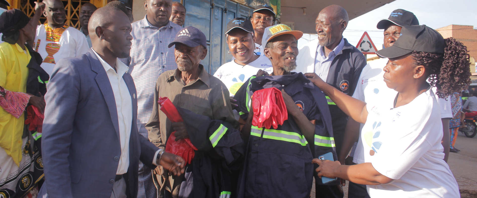 Decent Work For Waste Workers In Uganda PSI The Global Union 