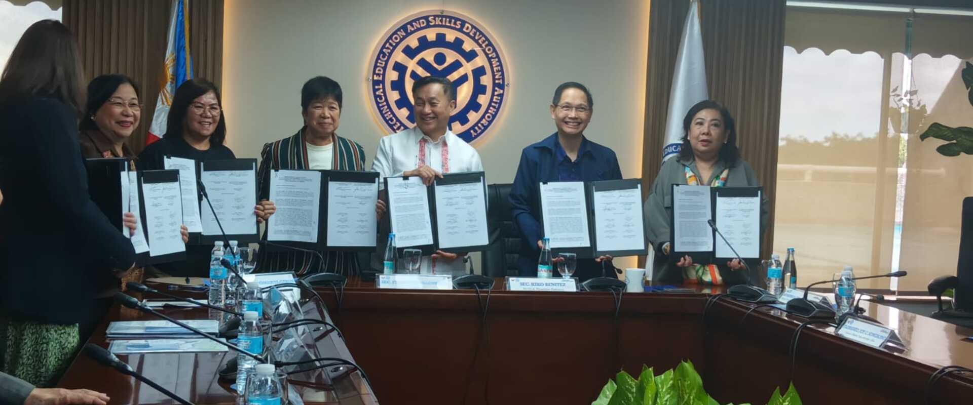 Philippines signs MoU for Barangay health workers