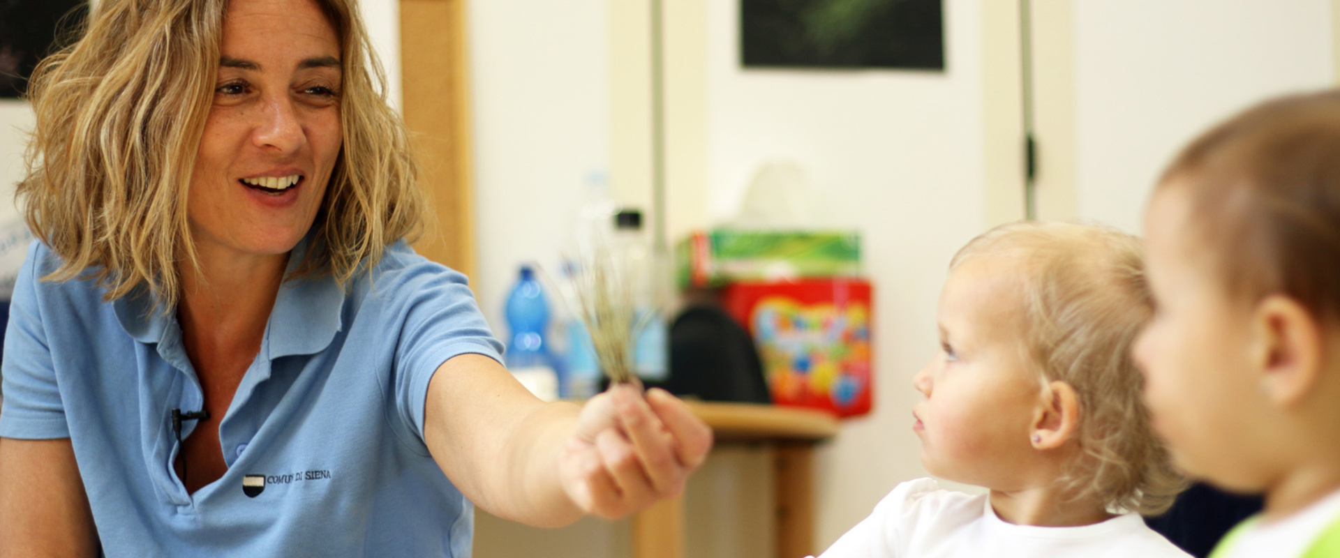 Arabella nous donne un aperçu de la patience et de la sensibilité nécessaires pour aider à développer les plus jeunes nouveaux membres de la société.